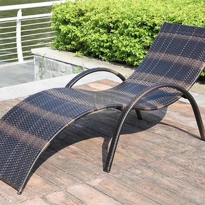 Piscine en rotin moderne en osier noir gris Chaise inclinable extérieure lit de soleil piscine lit d