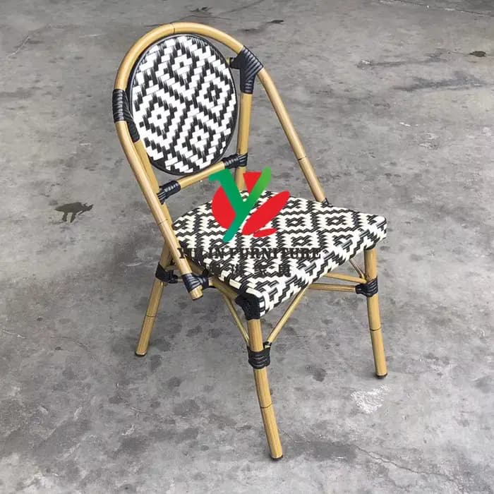 Chaise d'extérieur empilable de salle à manger fini en bambou écologique