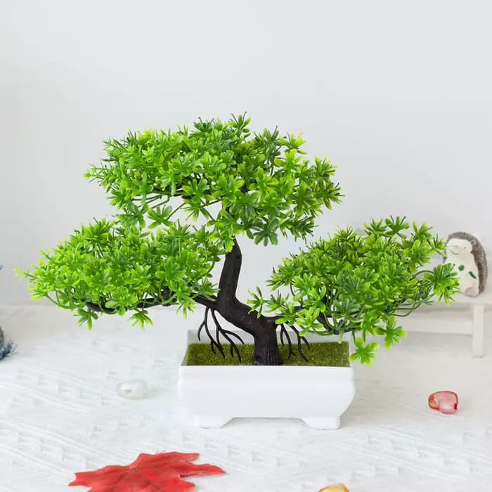 Petit arbre artificiel en pot