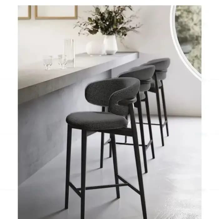 Chaises modernes en bois massif