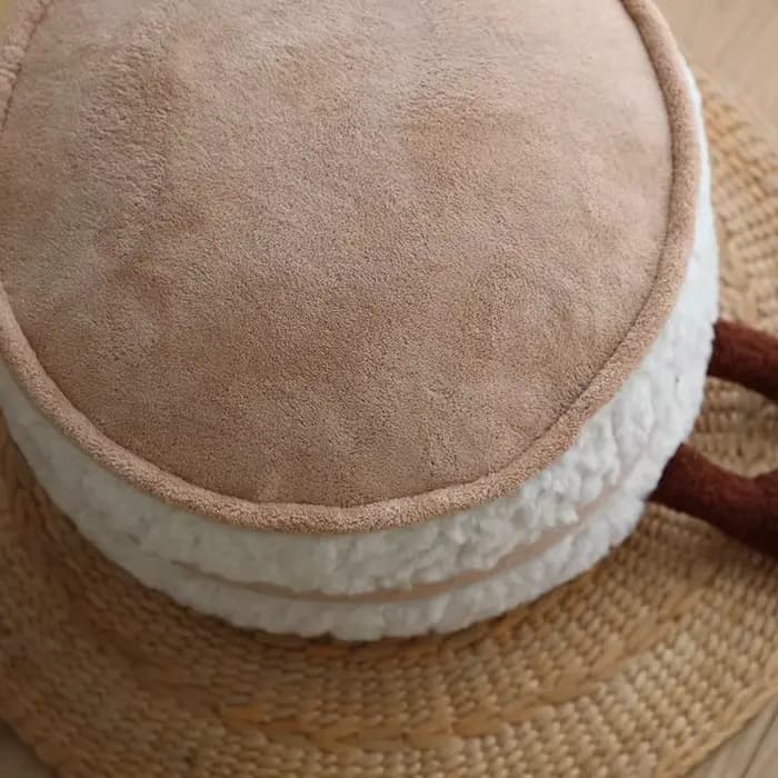 Pouf en forme de pain mignon