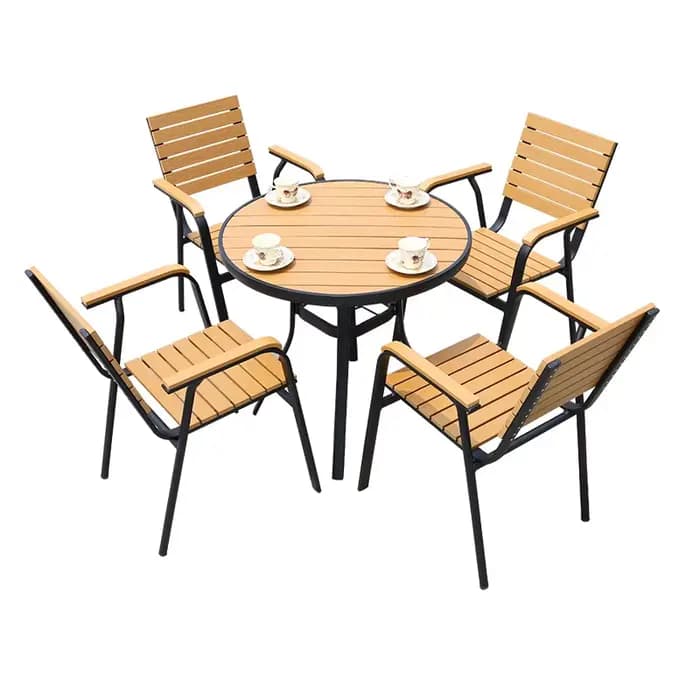 Table et chaise d'extérieur en plastique et bois