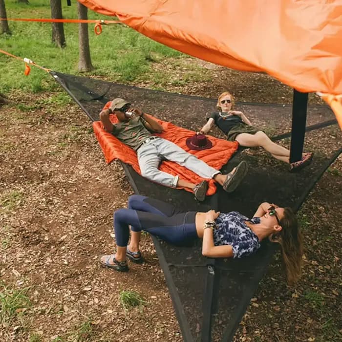 Grand hamac triangulaire respirant en maille pour 3 à 5 adultes