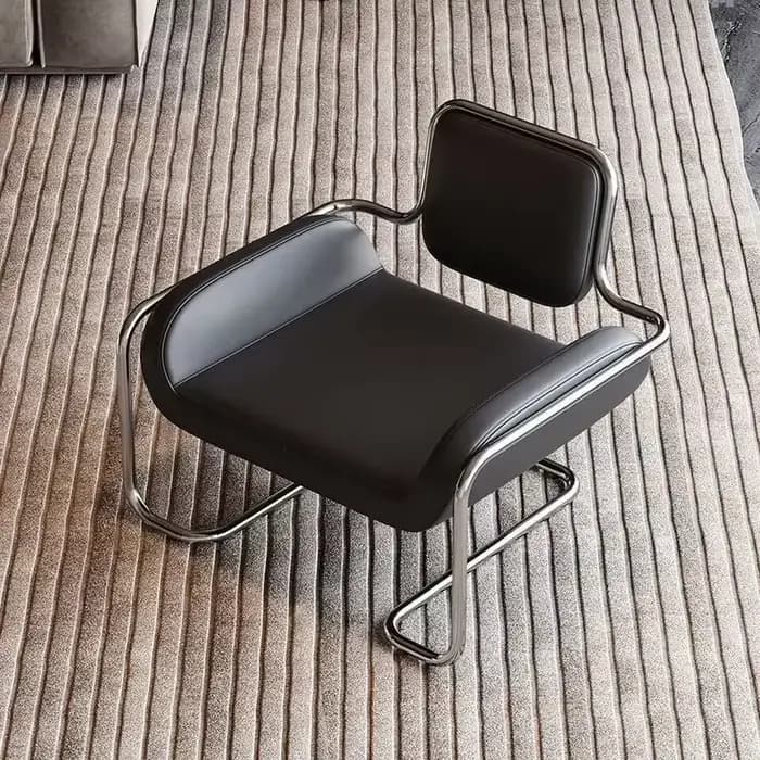 Chaise individuelle de forme spéciale