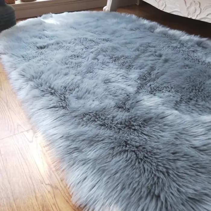 Tapis de fourrure ovale