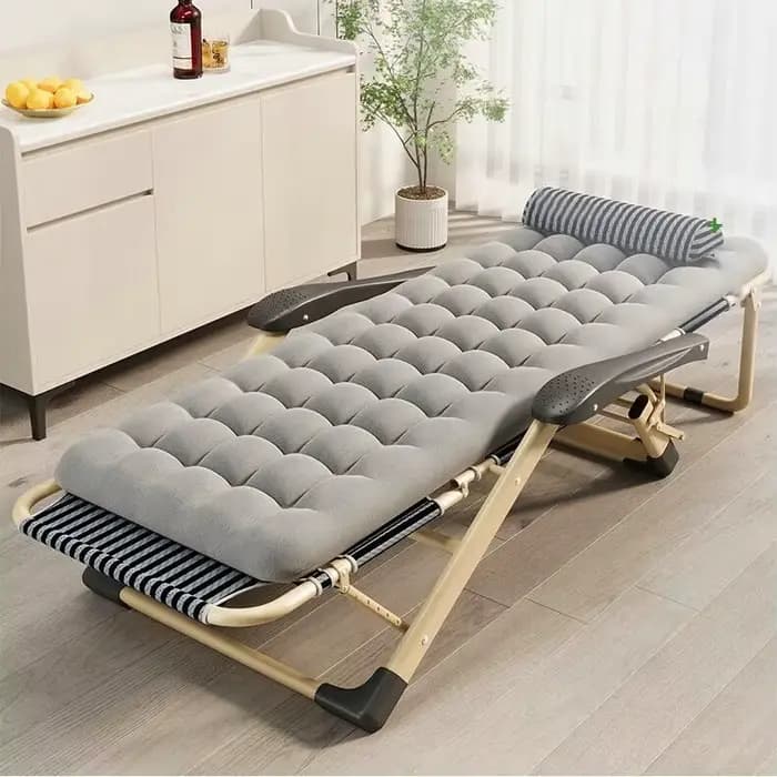 Chaise longue pliante d'extérieur avec coussin moelleux pour jardin