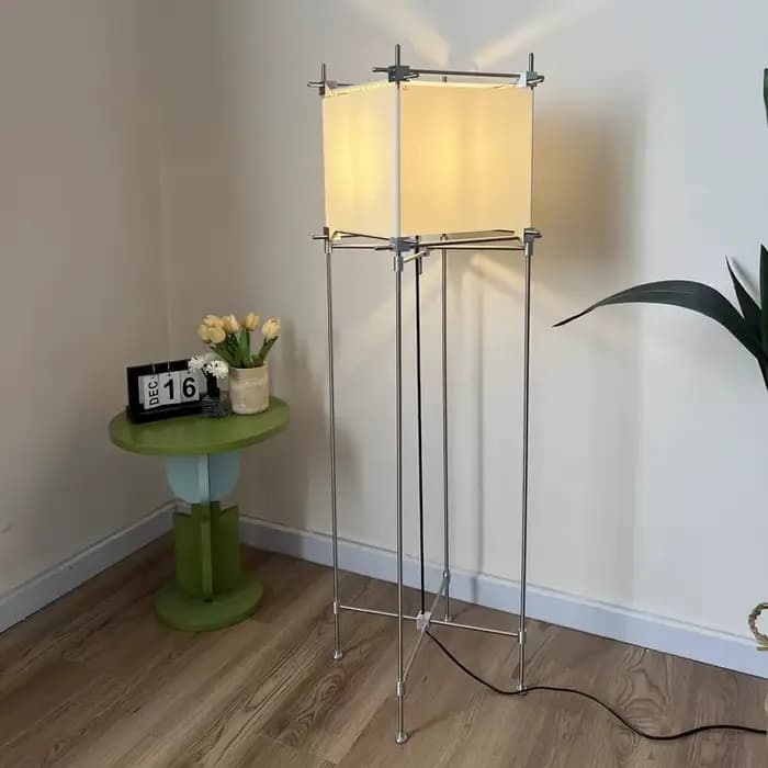 Lampe sur pied en tissu Wabi Sabi