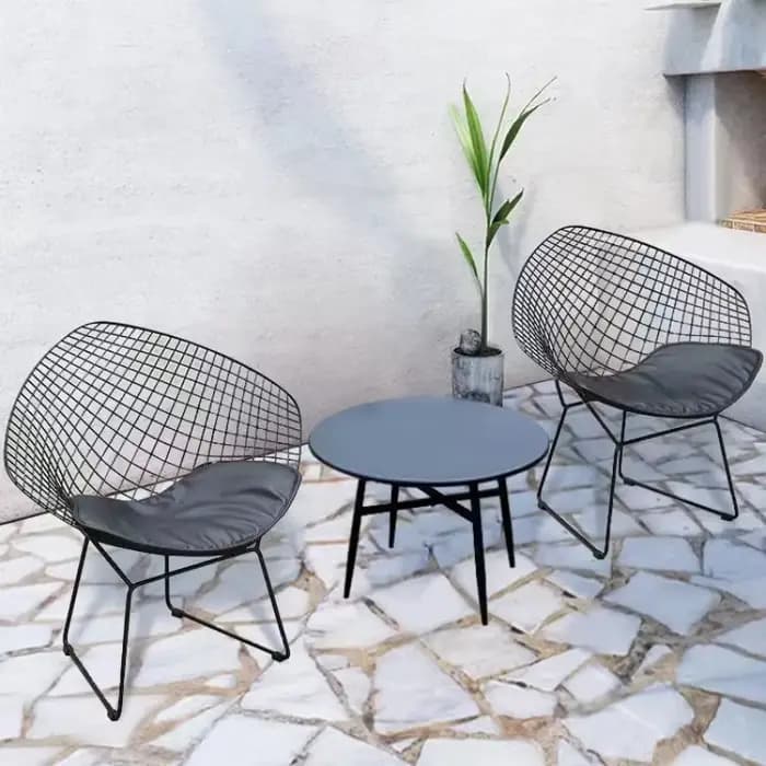 Tables et chaises de loisirs en plein air, jardin simple de cour, aménagement paysager de jardin municipal, boutique de thé au lait, entrée d'un café