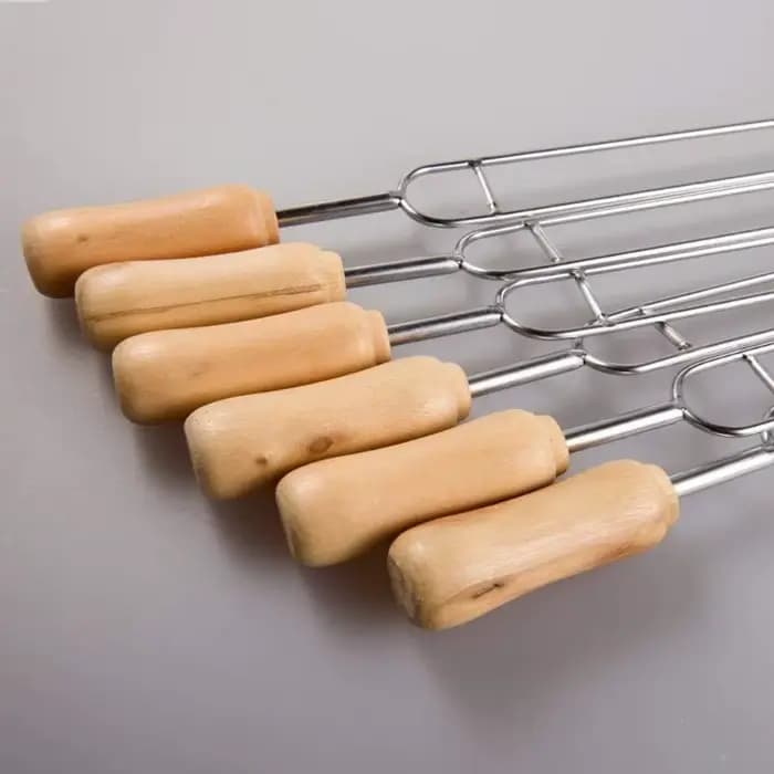 Brochettes en métal pour barbecue
