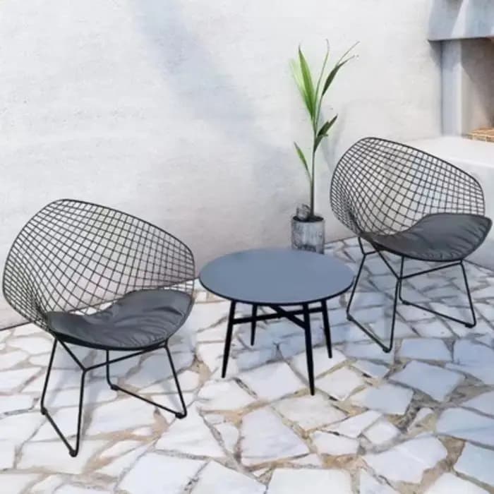 Tables et chaises de loisirs en plein air, jardin simple de cour, aménagement paysager de jardin municipal, boutique de thé au lait, entrée d'un café