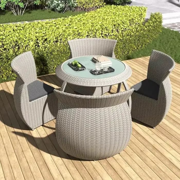 Table et chaise de balcon extérieur