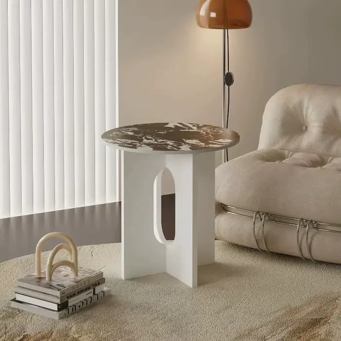 Petite table basse ronde en bois massif