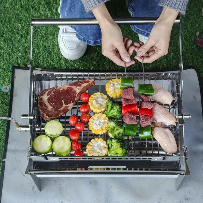 Barbecue à gaz portable, 360 ° Barbecue rotatif au charbon de bois, barbecue de camping en acier inoxydable avec sac de transport