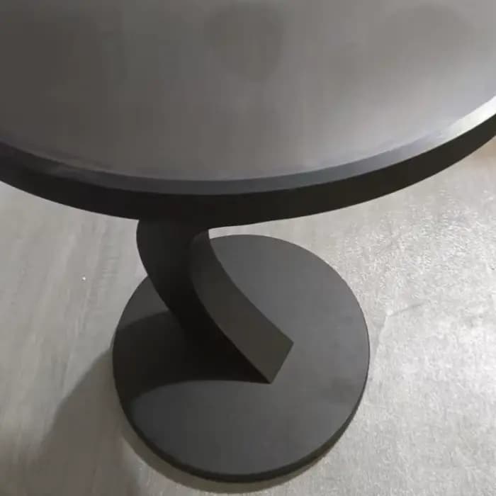 Table basse ronde éclairée en métal