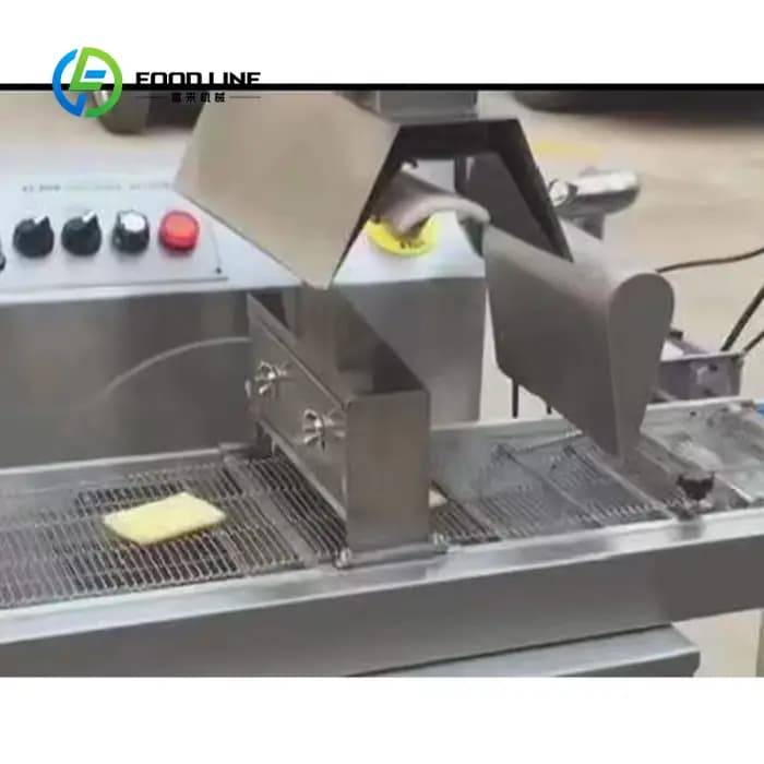 Convoyeur mélangeur de chocolat à taille personnalisée pour le refroidissement et le tempérage des confiseries