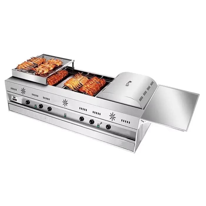 Barbecue commercial en acier inoxydable avec plusieurs grilles pour griller les brochettes et les ailes de poulet