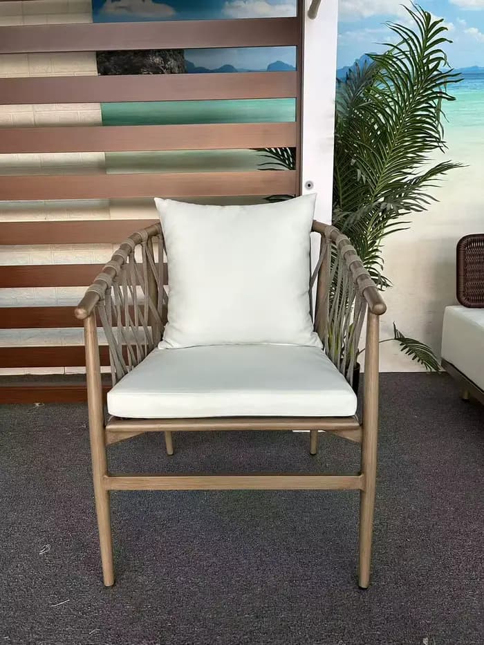 Chaise de salle à manger d'extérieur en aluminium brossé, élégante, aspect teck, chaise de jardin