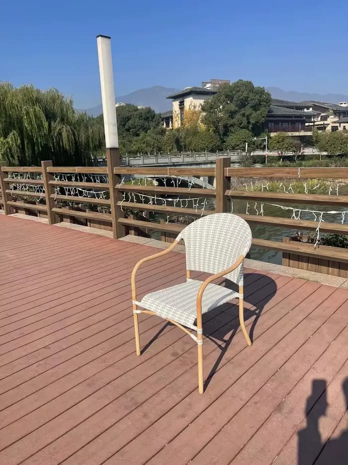 Chaise de bistro français de jardin extérieur, fauteuil en canne, chaise de Bar en osier et rotin na