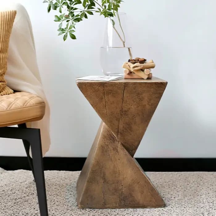 Table d'appoint légère en béton, table d'appoint moderne à géométrie pour l'intérieur et l'extérieur