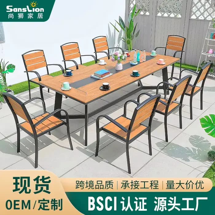 Tables et chaises d'extérieur pour restaurants et cafés extérieurs