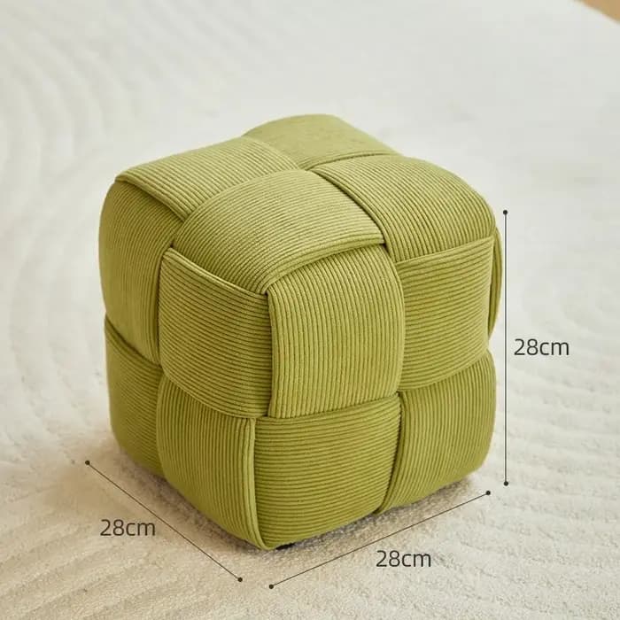 Petit tabouret moderne en bois massif
