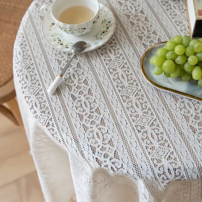 Nappe de Table à pampilles au Crochet de jardin français