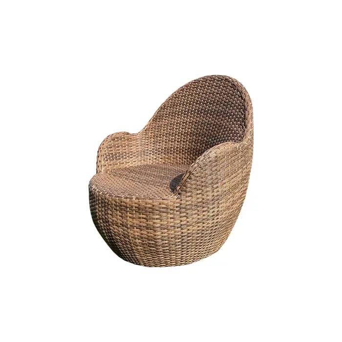 Tables et chaises en rotin